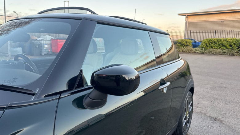 MINI Hatchback 135kW Cooper S Resolute Edition 33kWh 3dr Auto Electric Hatchback